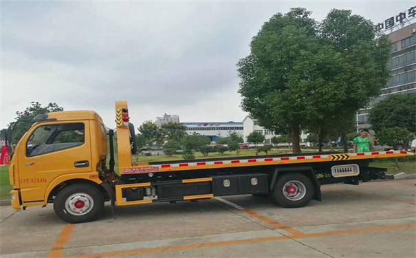 乌兰察布定远24小时拖车救援电话号码，定远道路救援公司怎么收费的